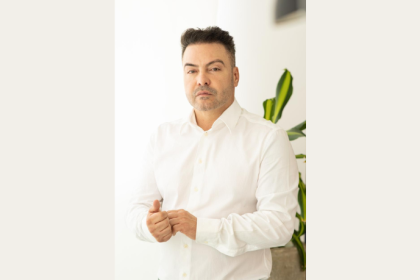 Ademir Pereira de Andrade explica como as taxas de juros moldam o poder de compra e as estratégias no mercado imobiliário em 2025.