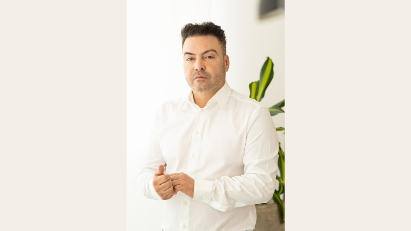 Ademir Pereira de Andrade explica como as taxas de juros moldam o poder de compra e as estratégias no mercado imobiliário em 2025.