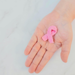 Sem educação em saúde, o rastreamento falha em alcançar quem mais precisa, alerta Vinicius Tadeu Sattin Rodrigues ao analisar os desafios do acesso à prevenção.