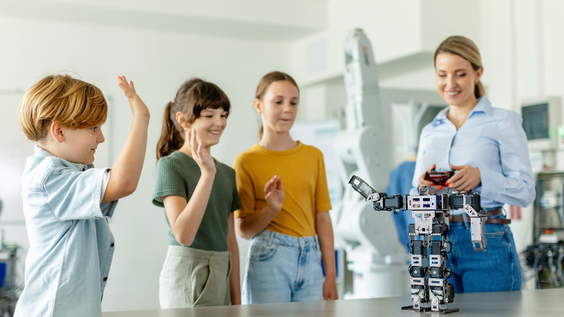 Robótica nas escolas públicas: como Sérgio Bento De Araújo analisa essa porta de entrada para a formação tecnológica que pode transformar o futuro dos estudantes.